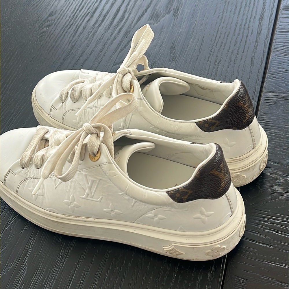 Louis Vuitton time out sneaker size 37